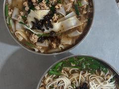 -正宗杨记普洱酸醋米线(总店)