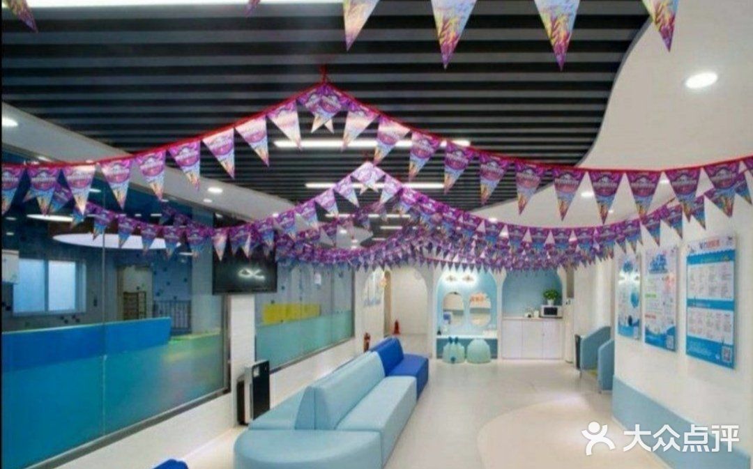 怎么选择而宝宝游泳馆。