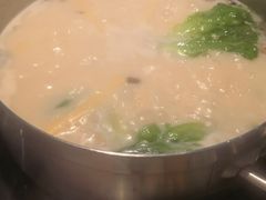 -尚尚仙·酸汤猪手·猪肚鸡火锅(华联万柳购物中心店)