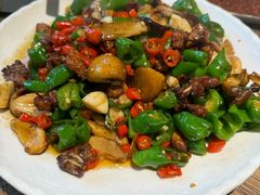 腾冲菌香尖椒鸡-小喜客·云南特色菜(纳西庭院店)