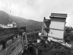 -四川汶川特大地震漩口中学遗址