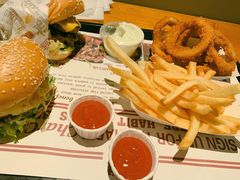 -The Habit Burger Grill 哈比特汉堡(复兴soho店)