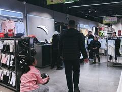 -百年港湾奥特莱斯(香炉礁店)