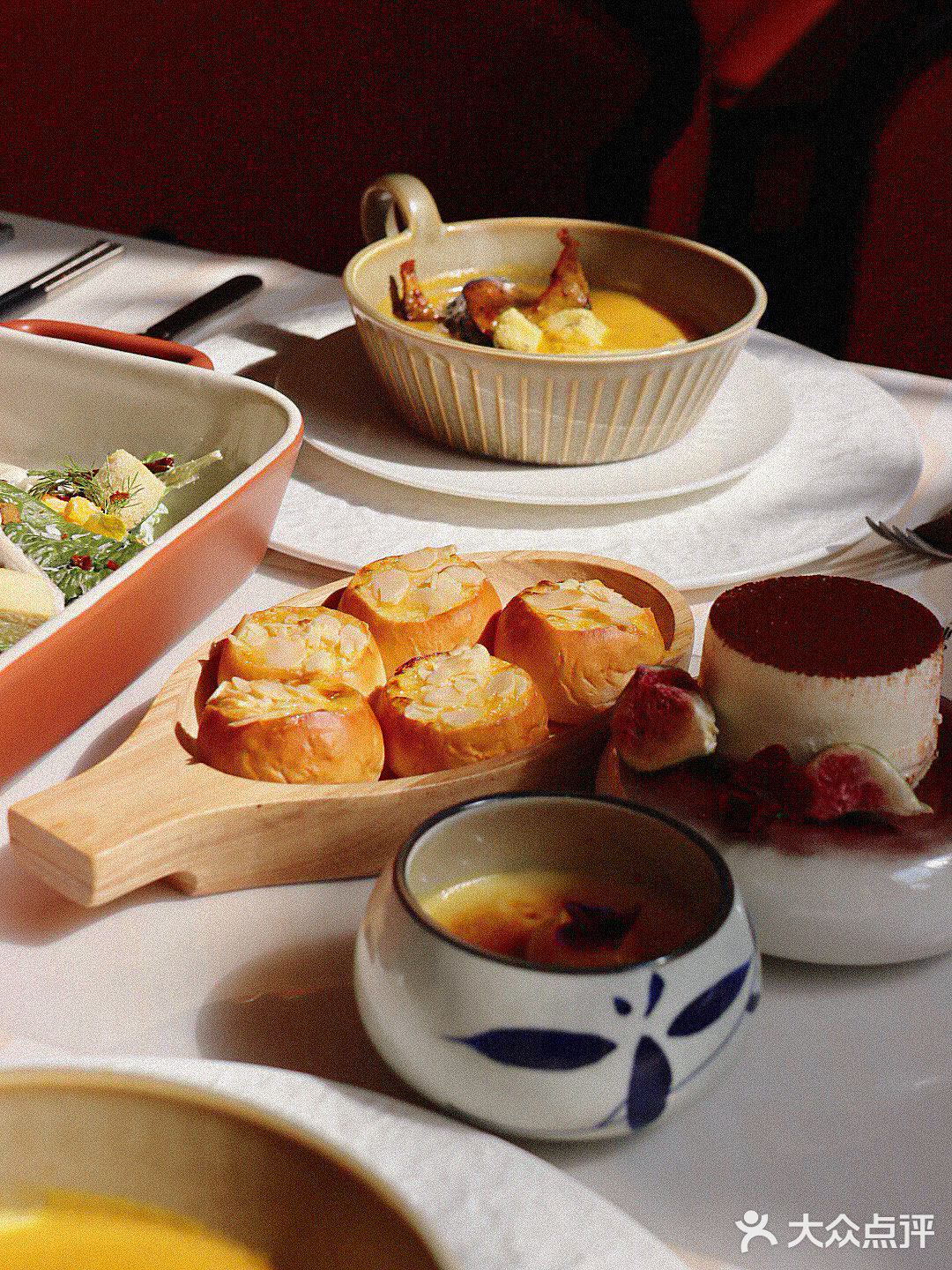 海口西餐🍴特别喜欢坐在阳光洒下的希腊风窗边吃饭