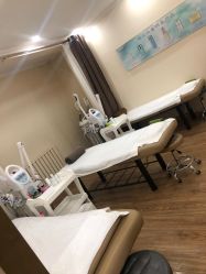 -苗方清颜痘肌研究所