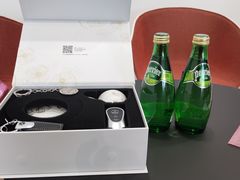 -上海星瀚奔驰4S店(长寿路店)