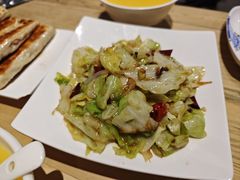 炝炒圆白菜-左邻右舍褡裢火烧(石榴园店)