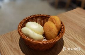 Pork Bun and Sugar Cake