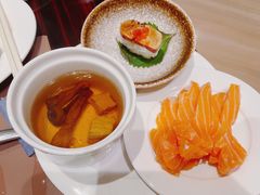 -广州万富希尔顿酒店·感趣自助餐厅·金秋蟹宴生蚝海鲜刺身