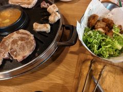 -江南猪肉商会无限续吃(弘大店)