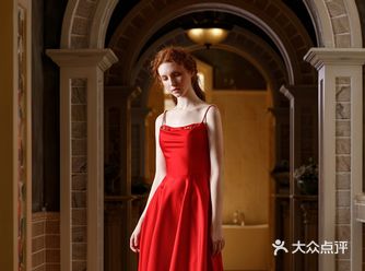 【礼服推荐】简洁大气的缎面质地，自带高级感