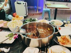 -唯爱KTV聚会餐厅(仙林东城汇店)