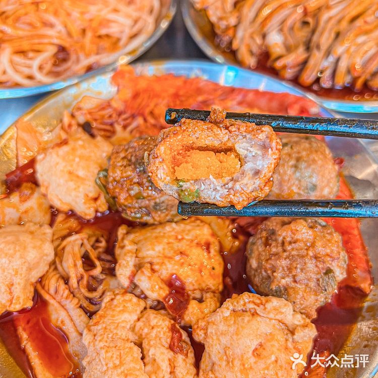 深圳这家重庆火锅韭菜腰丝瀑布好吃到跺脚脚