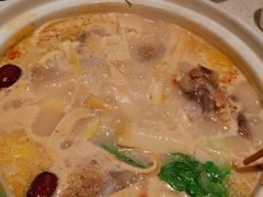 -三人行骨头王火锅(长寿店)