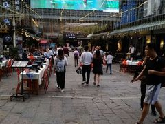 -刘姐啤酒鱼民族演艺餐厅(西街总店)