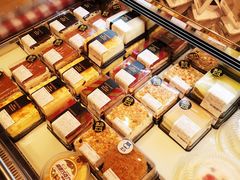 奶油果仁片慕斯蛋糕-盒马鲜生(和谐广场店)