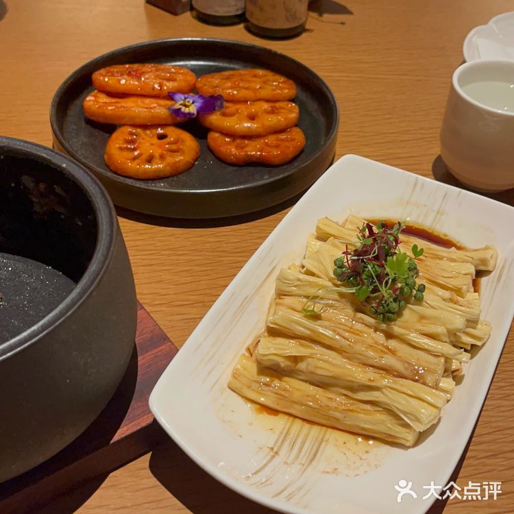 孩子们昨天来过以后今天一听说吃素都高兴地连连赞同