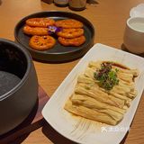 孩子们昨天来过以后今天一听说吃素都高兴地连连赞同