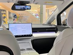 -小鹏汽车体验中心(苏州龙湖狮山天街店)