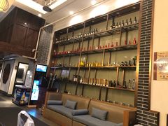 等位区-仁虎老火锅(黄泥磅店)