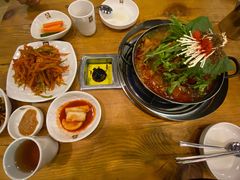 -喇喇排骨火锅·传统韩式脊骨汤(望京西园总店)