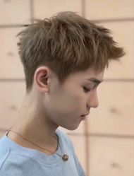 -海文先生国潮烫染男士理发馆