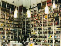 -钟书阁(松江泰晤士小镇店)