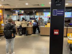 -麦当劳(上海虹桥站30B检票口楼上)