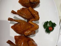 玻璃脆皮乳鸽-利苑酒家(金宝店)