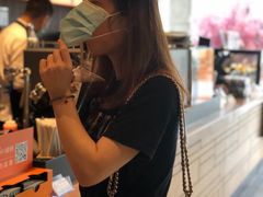 戴口罩喝咖啡-星巴克(讯美科技广场店)