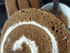 咖啡卷筒蛋糕-红宝石·鲜奶小方·海派西点房(昌里店)