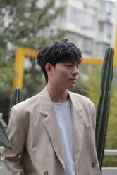 -一家只做男发烫染的店