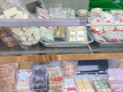零售区-上海虹口糕团(福州路店)