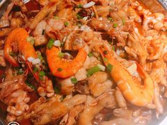 鸡爪煲-胖哥俩肉蟹煲(湖滨银泰in77店)