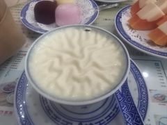 -广信牛奶甜品世家(台东店)