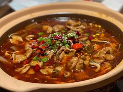 肥肠砂锅（牛蛙需另加）-马头巷·隐庐居·红油大虾(园区店)
