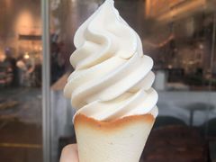 芝芝脆筒-喜茶(上海打浦桥日月光gelato lab+店)