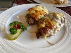 蘑菇烤牛肉饼-小白桦西餐厅