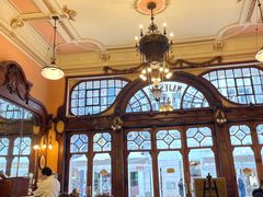 -Majestic Café