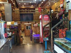 -老东镇啤酒屋海鲜加工·蒸汽海鲜·海鲜烧烤(台东店)