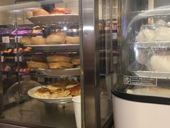 面包甜点陈列柜-老佛爷饼店
