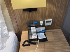 -潮漫酒店(北京通州环球度假区临河里地铁站店)