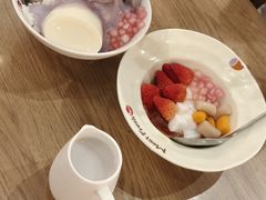 莓椰芋泥厚乳-鲜芋仙(时尚天河店)