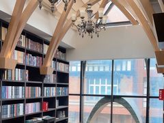 -钟书阁(松江泰晤士小镇店)