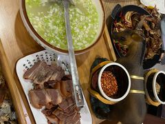 -乔家小院•本地小海鲜•非遗驴肉(万年泉路店)