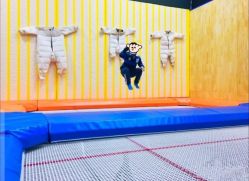 -蹦贝运动中心·蹦床·攀岩·闯关(龙岗店)
