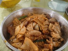 鲜笋炒五花肉-红旗山庄(圭峰山店)