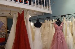 -Flora婚纱礼服定制租赁店