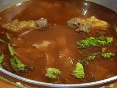 -毛辣果·贵州红酸汤牛肉火锅(西单店)