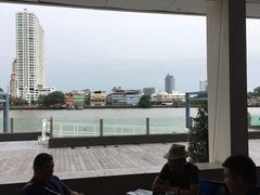 -曼谷湄南河畔华美达广场酒店